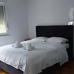 Mari Split