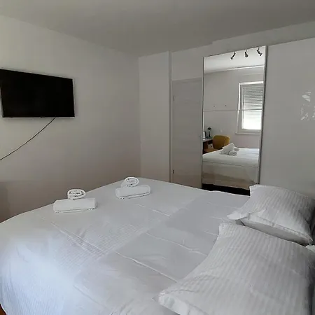 Διαμέρισμα Mari *