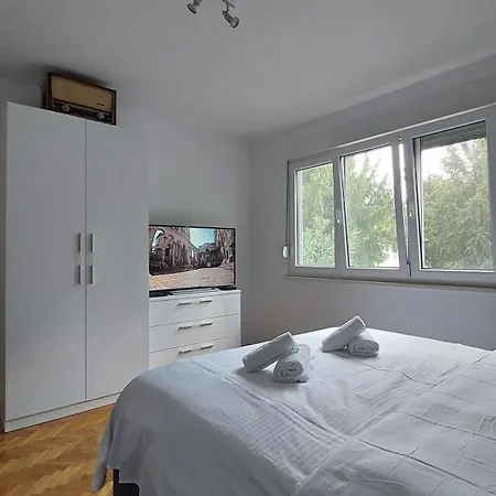 Διαμέρισμα Mari *